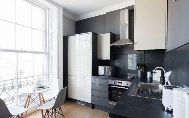 The Riverside Escape - 3bdr in 3 Central Apartments