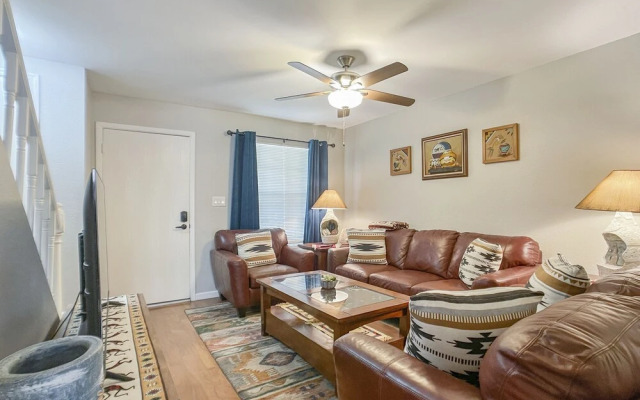Southwest Splendor 2BR Tempe Townhome