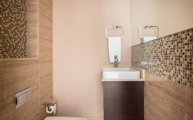 Sleek & Sophisticated 2BR With Study Within Downtown Dubai!