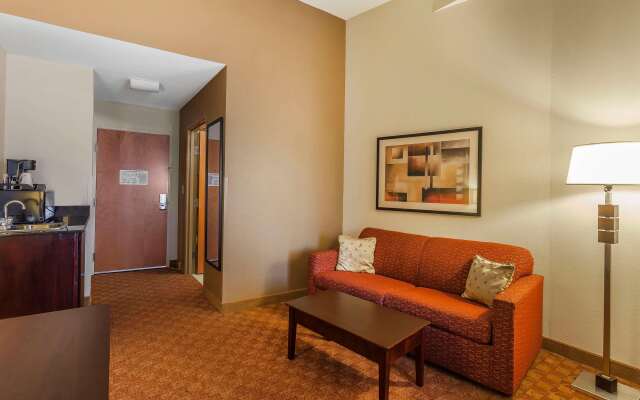 Comfort Suites Suffolk - Chesapeake