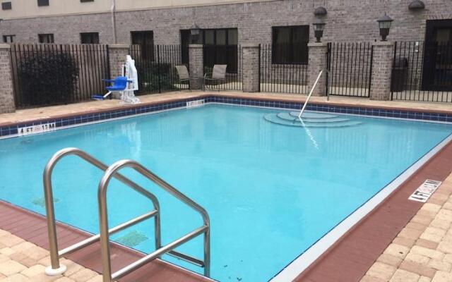 Holiday Inn Express Hotel & Suites Pensacola-warrington
