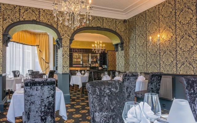 The Revelstoke Hotel