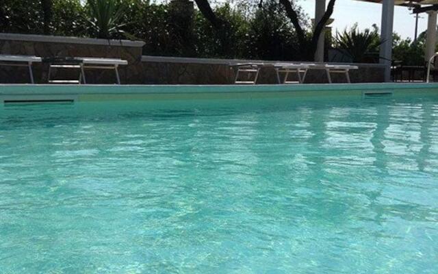 La Maison Rouge Resort