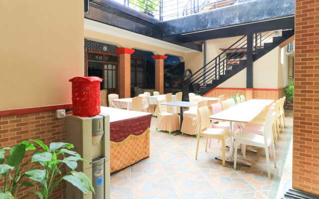 Andrin Daspatt Hotel