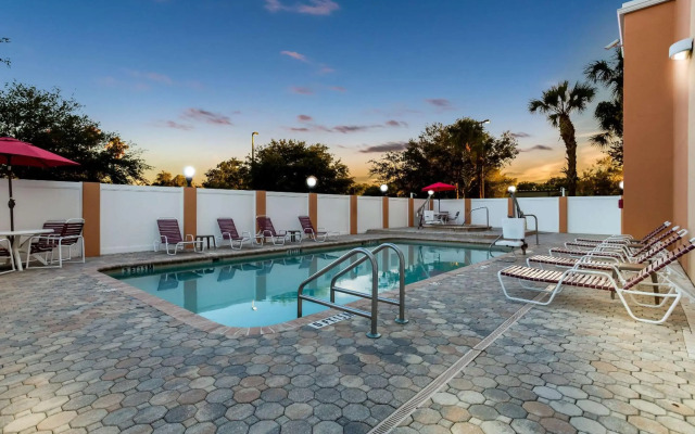 Comfort Suites Tampa Airport North