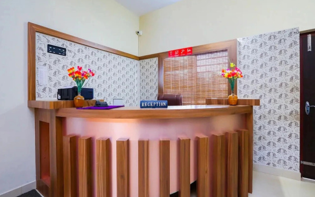 Lamiya Plaza by OYO Rooms