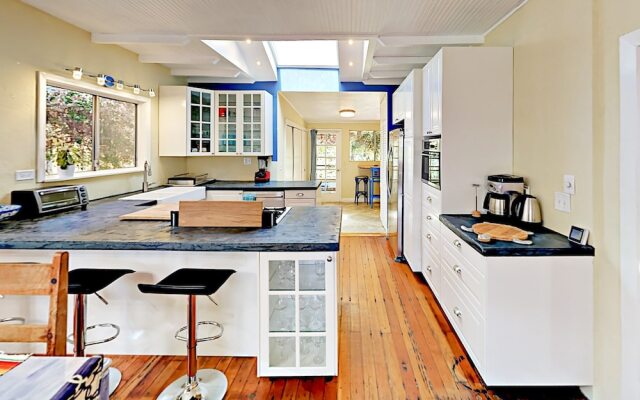 224 W Micheltorena Street House