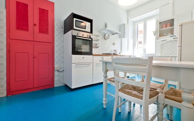 Porta Portese Colorful Flat