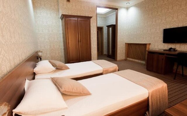 Neapol Hotel