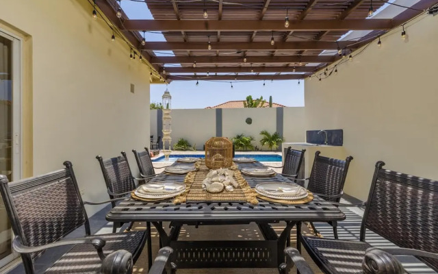 Beautiful 3br4ba Amazing Location w Private Pool