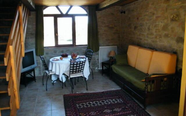 Tenuta di Caiolo - Barn Apartment-Appartamento Fienile