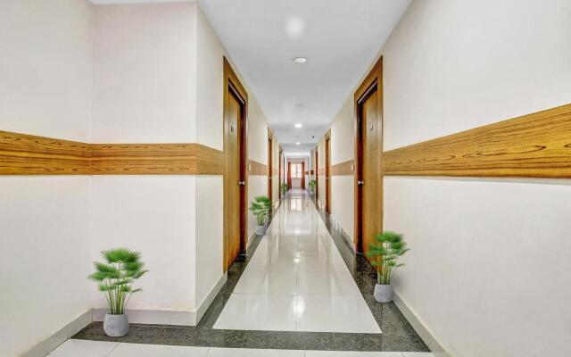 Collection O 70105 Hotel Sai Town House