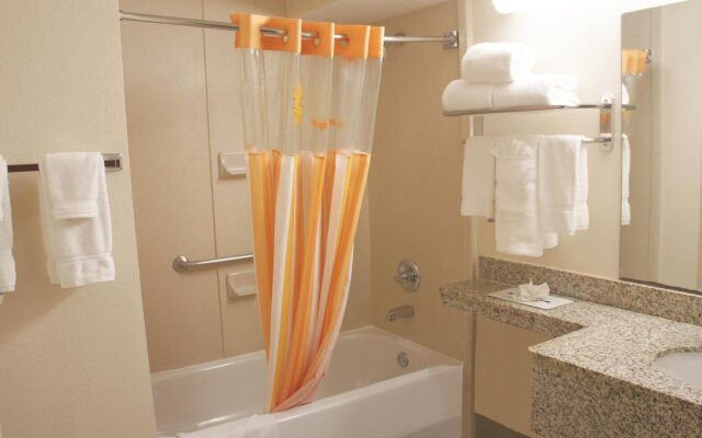 La Quinta Inn & Suites Tulsa Central