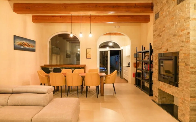 Solaris Gozitan Villa With Pool Gozo