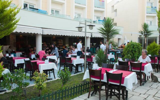 Royal Palm Beach Hotel