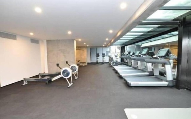 Southern Cross CBD Apartment