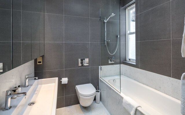 Mod 3 Br Flat Near Baker Street St In Marylebone