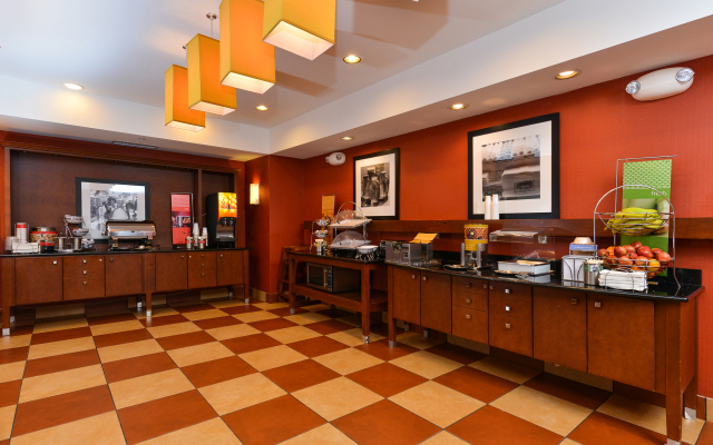 Hampton Inn Yorkville