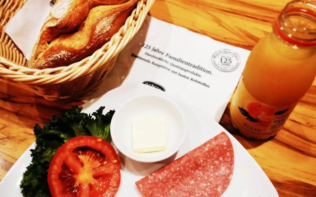 Plaza Hotel & Living Frankfurt