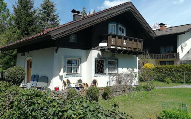 Rosis Cottage