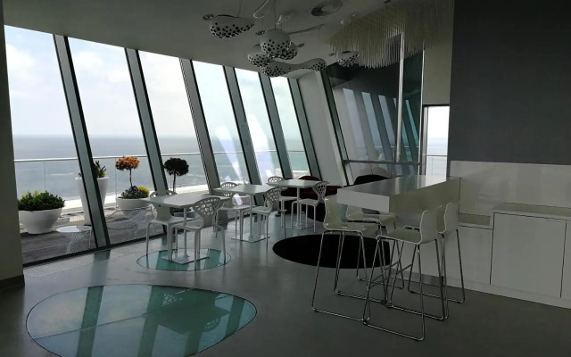 Luxury Voyager Sea Towers