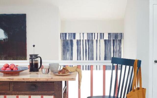 Stunning studio cntrl Totnes with parking