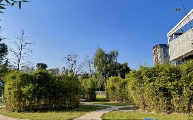 Rongchang Riel High-tech Hotel