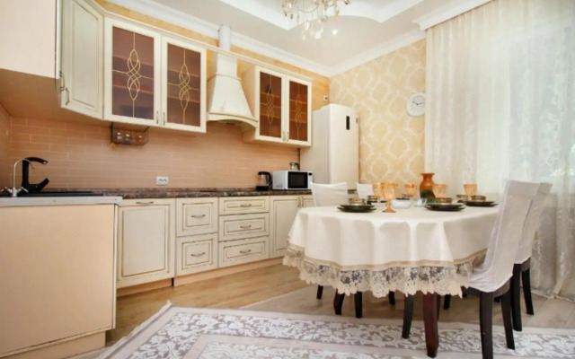 Apartments on Rozybakieva street 247 building 1