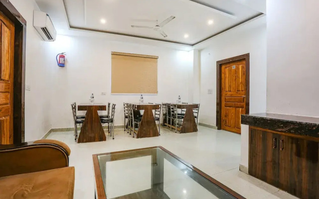 Fabhotel Sangita Dham