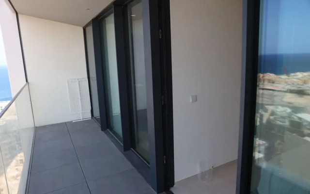 Luxury High Floor Suite Mercury Towers