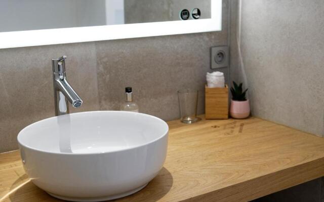 Chateau Croix De Labrie