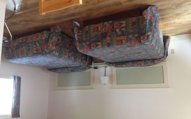 Seawinds Motel & Cottages