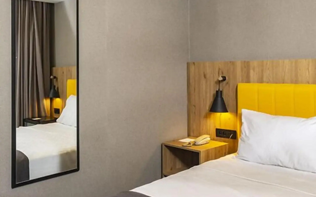 Sun Suit Hotel