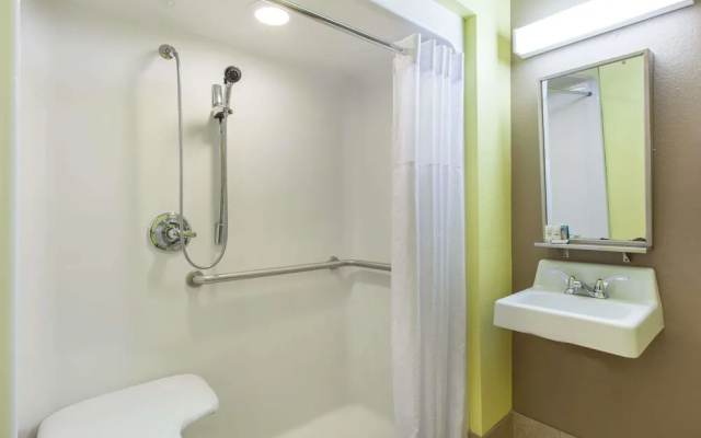 Microtel Inn And Suites Weeki Wachee/spring Hill