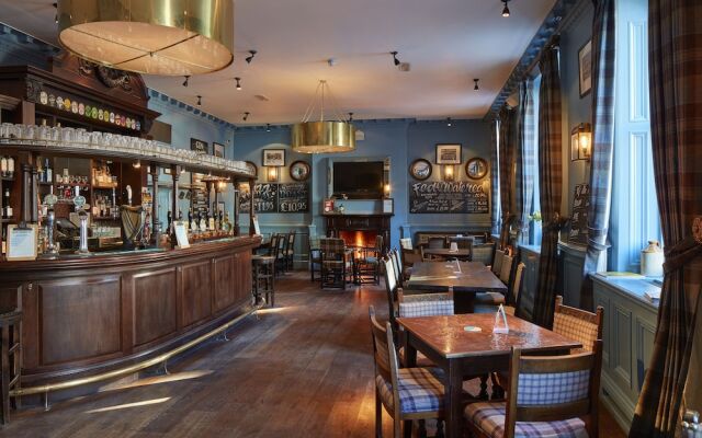 The Crescent Inn