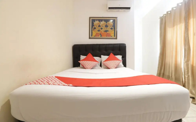 OYO 188 Nely Murni Residence