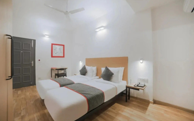 OYO Townhouse 82 Chander Nagar Janakpuri