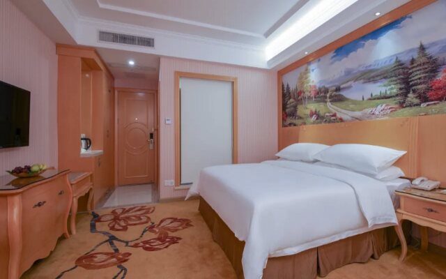 Vienna Hotel (Huizhou Qiuchang Yingbin Road)