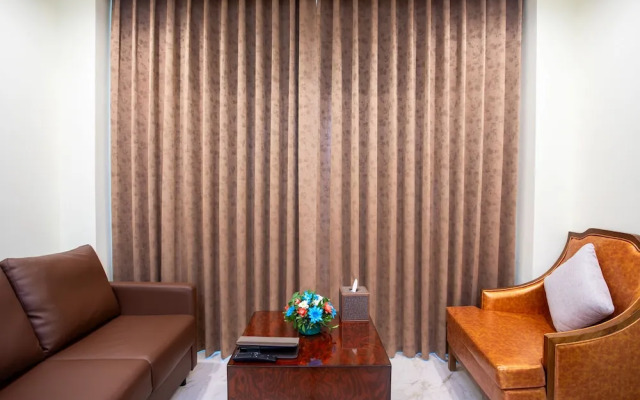 The Avenue Grand