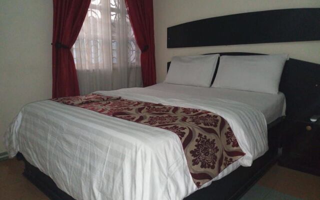 Roneks Royal Hotel & Suites