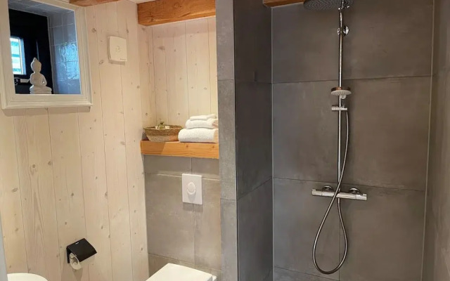 Inviting Chalet in Monnickendam With Garden