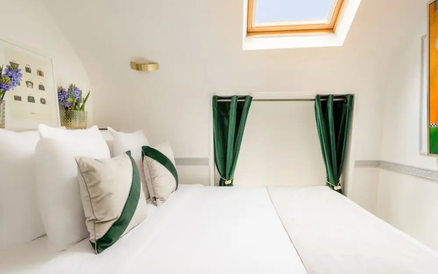 Merveil Luxury Suites - Royale - Saint Honore view