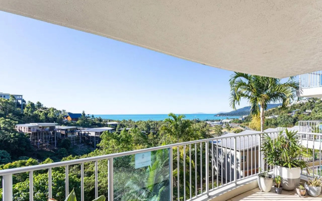 Whitsunday view BOHO apartment in Airlie Beach