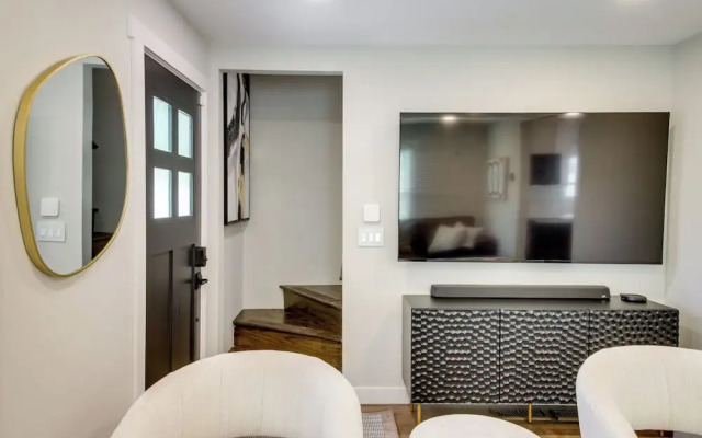 Stylish 'crosby Cottage' - 1 Mi to Serpent Lake!