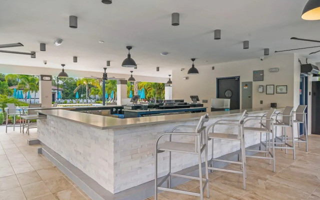 Cozy Condo W/private Balcony & Free Resort Access