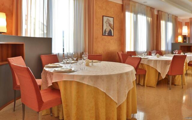 Best Western Hotel Cavalieri Della Corona