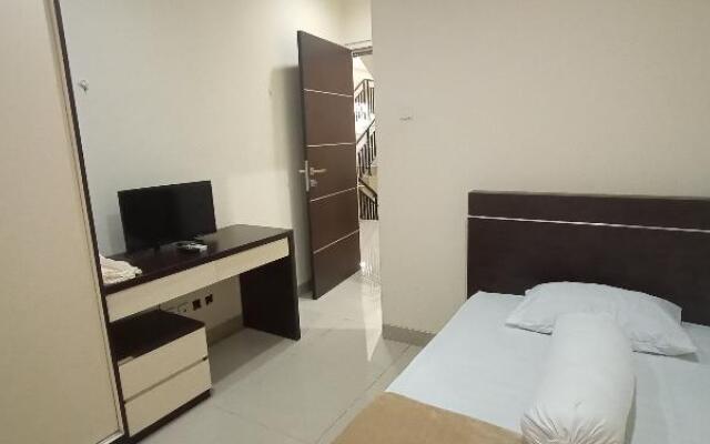 Giant Kost by ZUZU