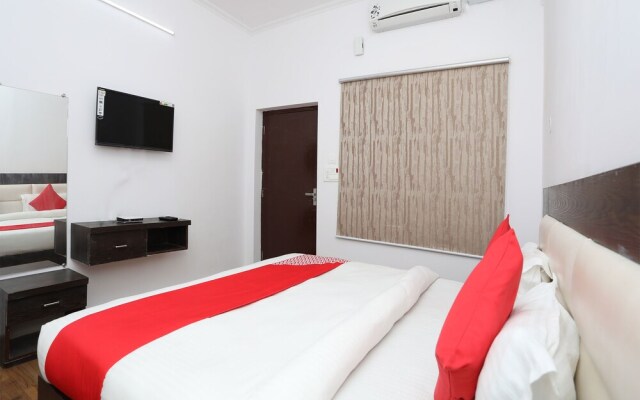 OYO 15219 Hotel Neer Buddha