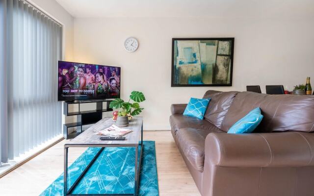 Modern Townhouse Close to Birmingham City Centre