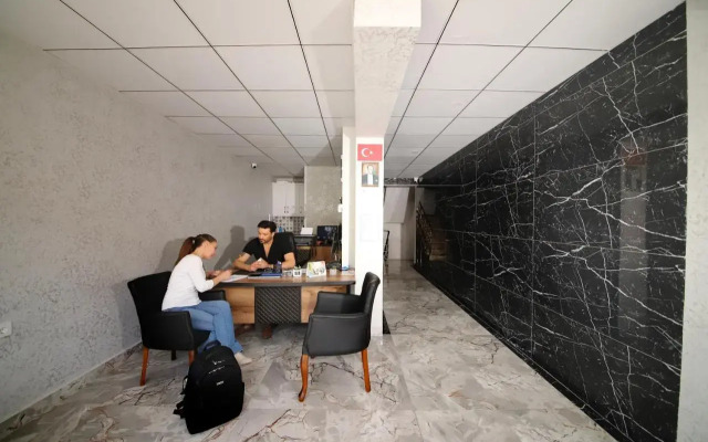 Adam Apart Hotel